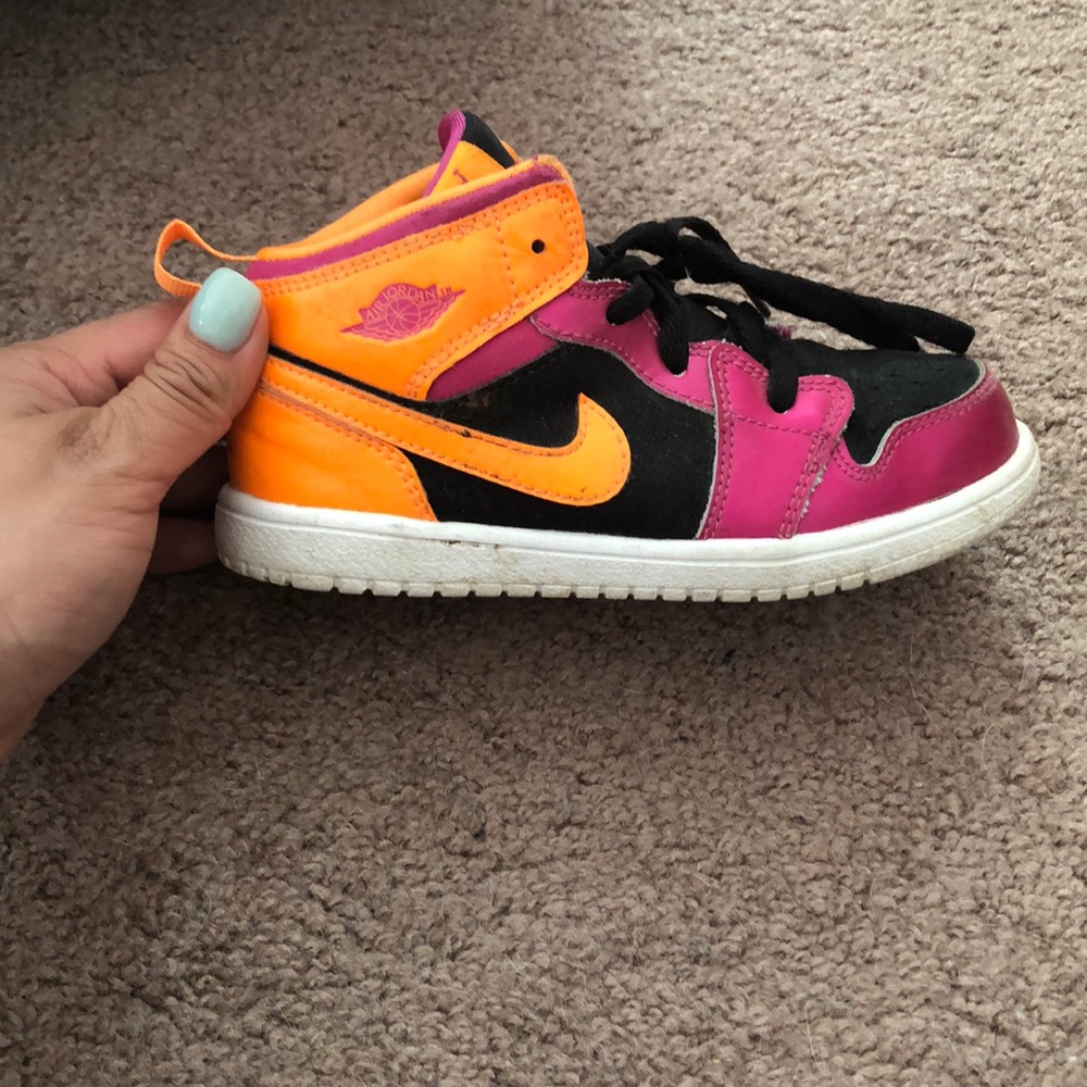 Girls Nike Jordan’s 1s